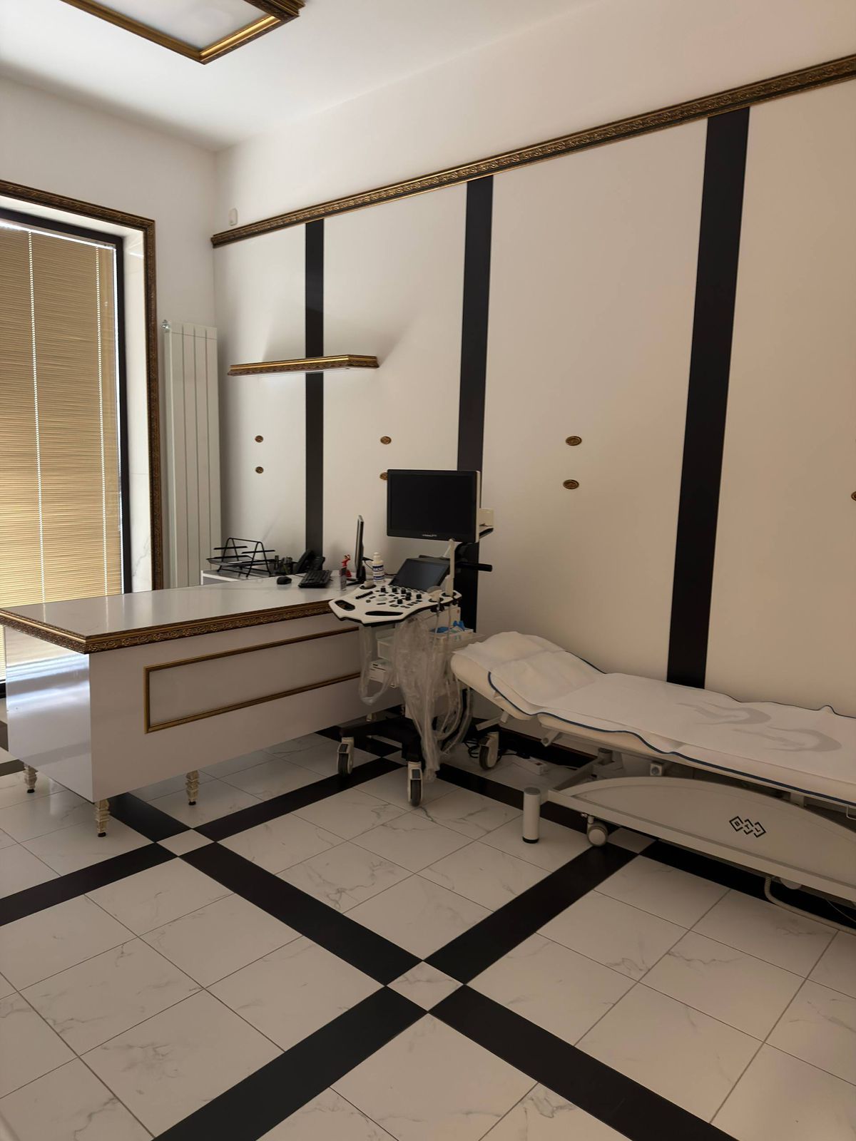 Diagnostikraum in der Klinik STEM PLUS